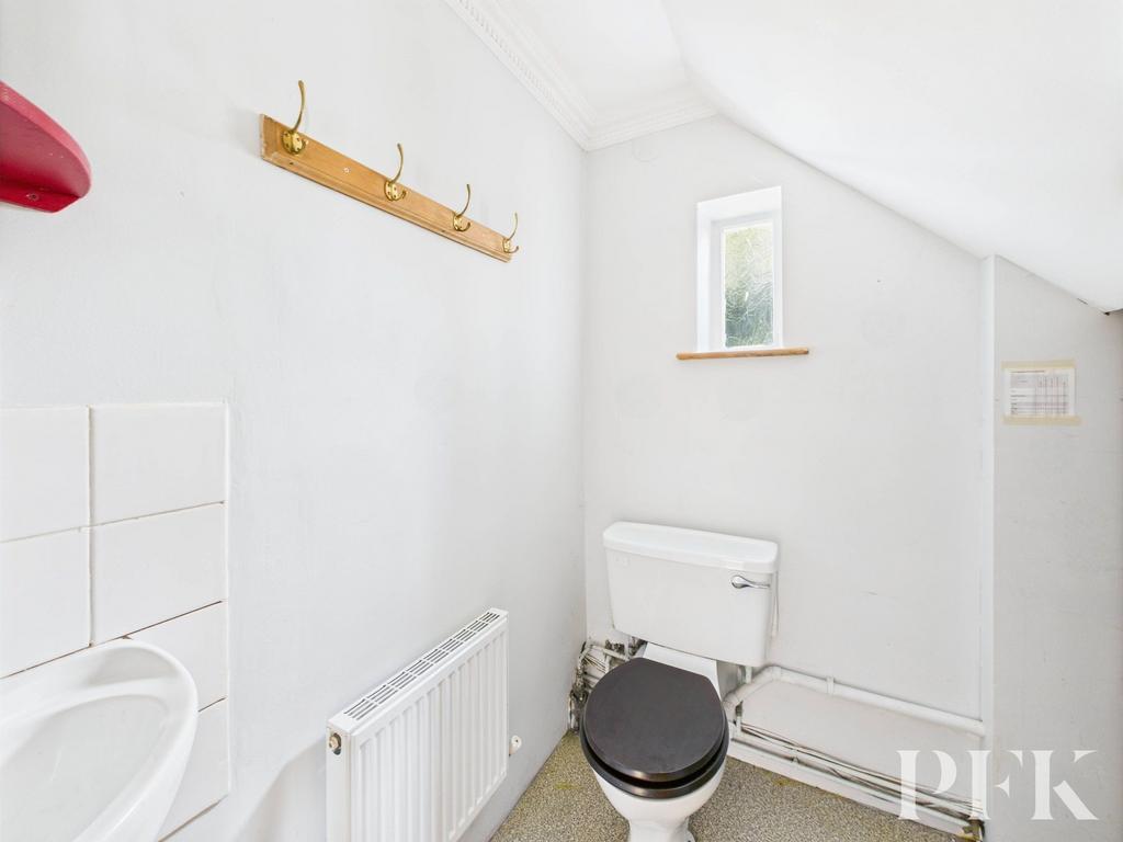 Cloakroom/WC
