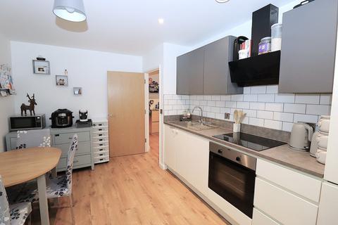 undefined, Farnborough Road, Farnborough GU14