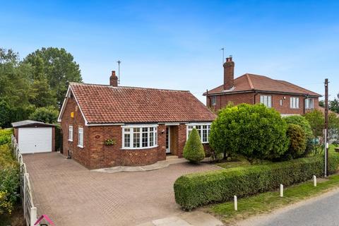 2 bedroom detached bungalow for sale, Roe Lane, Birkin, Knottingley