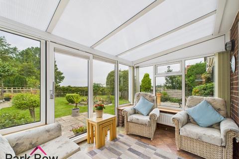 2 bedroom detached bungalow for sale, Roe Lane, Birkin, Knottingley