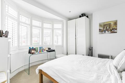3 bedroom apartment for sale, Mackie Road, London, SW2