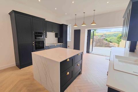3 bedroom cottage for sale, Staups Lane, Halifax HX3