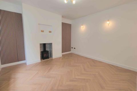 3 bedroom cottage for sale, Staups Lane, Halifax HX3