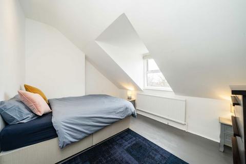 3 bedroom flat for sale, Askew Road, London W12