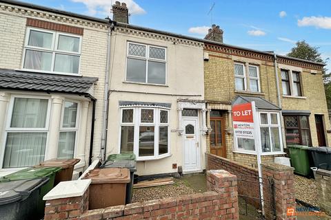 3 bedroom terraced house to rent, Queens Walk, Fletton, Peterborough, PE2