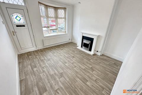 3 bedroom terraced house to rent, Queens Walk, Fletton, Peterborough, PE2