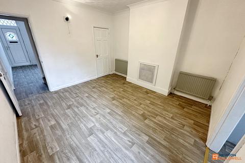 3 bedroom terraced house to rent, Queens Walk, Fletton, Peterborough, PE2