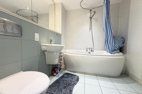 2 bedroom apartment for sale, Leftbank, Manchester