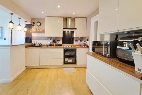 undefined, Scotts Avenue, Sunbury-on-Thames TW16