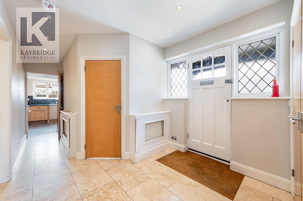 Oaks Avenue, Worcester Park - KT4 8 XG