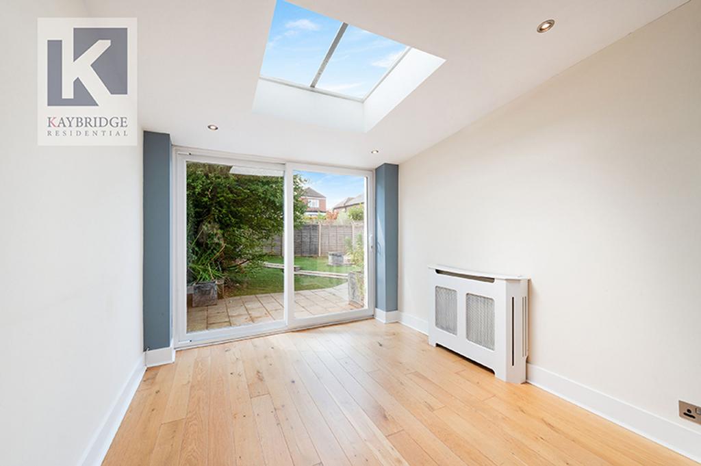 Oaks Avenue, Worcester Park - KT4 8 XG