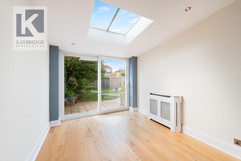 3 bedroom semi-detached house for sale, Oaks Avenue, Worcester Park, KT4