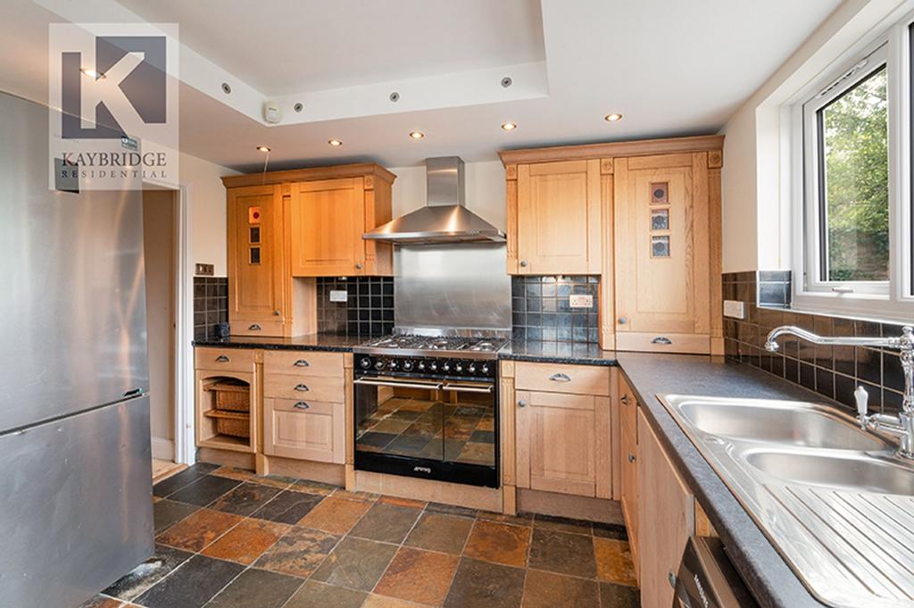 Oaks Avenue, Worcester Park - KT4 8 XG