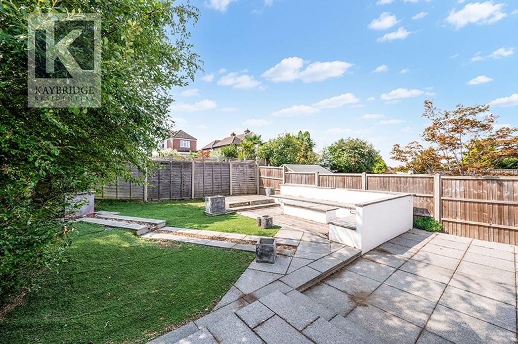 Oaks Avenue, Worcester Park - KT4 8 XG