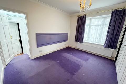 13 Martin Dene, Bexleyheath, DA6 8NA