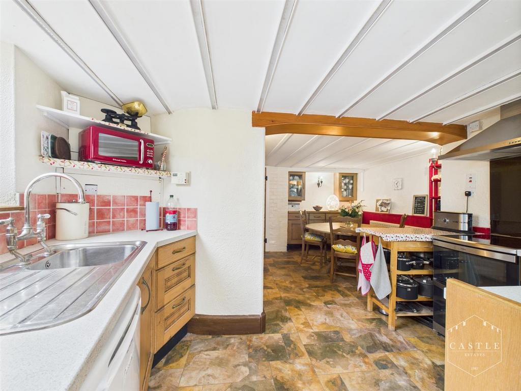 Dining kitchen