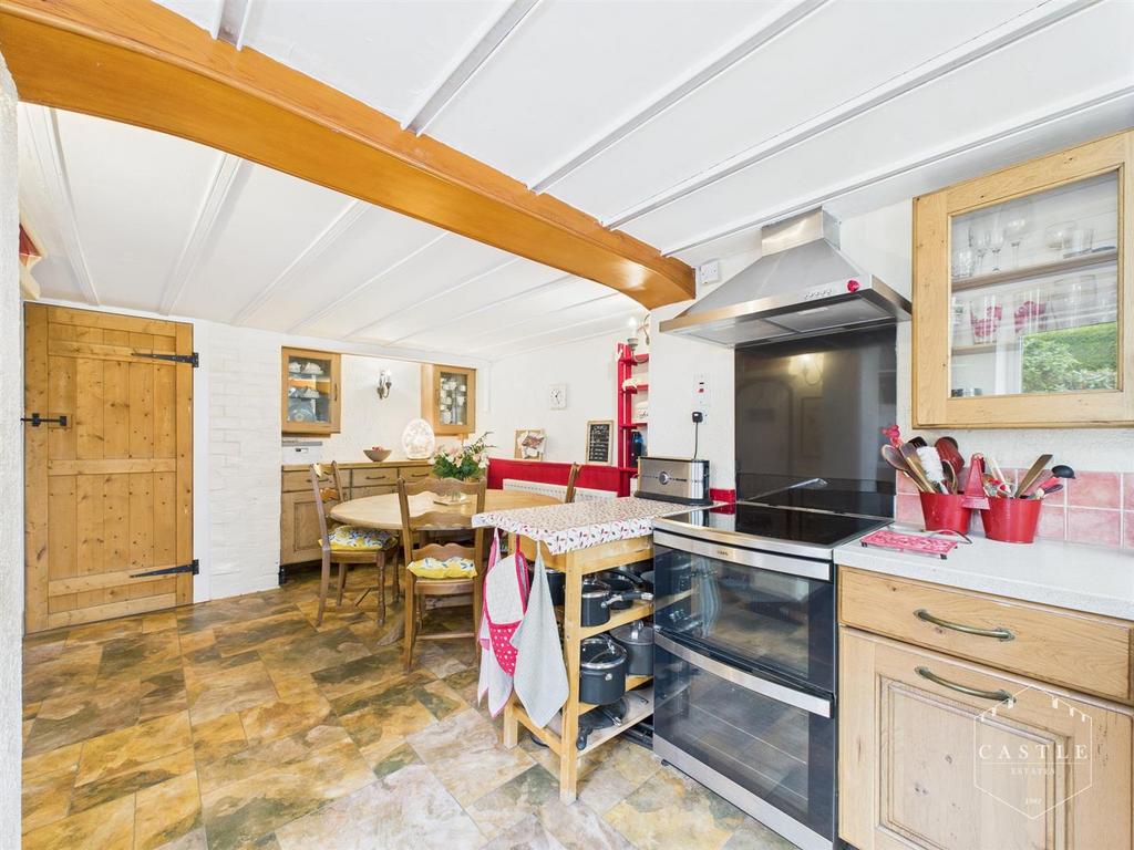 Dining kitchen