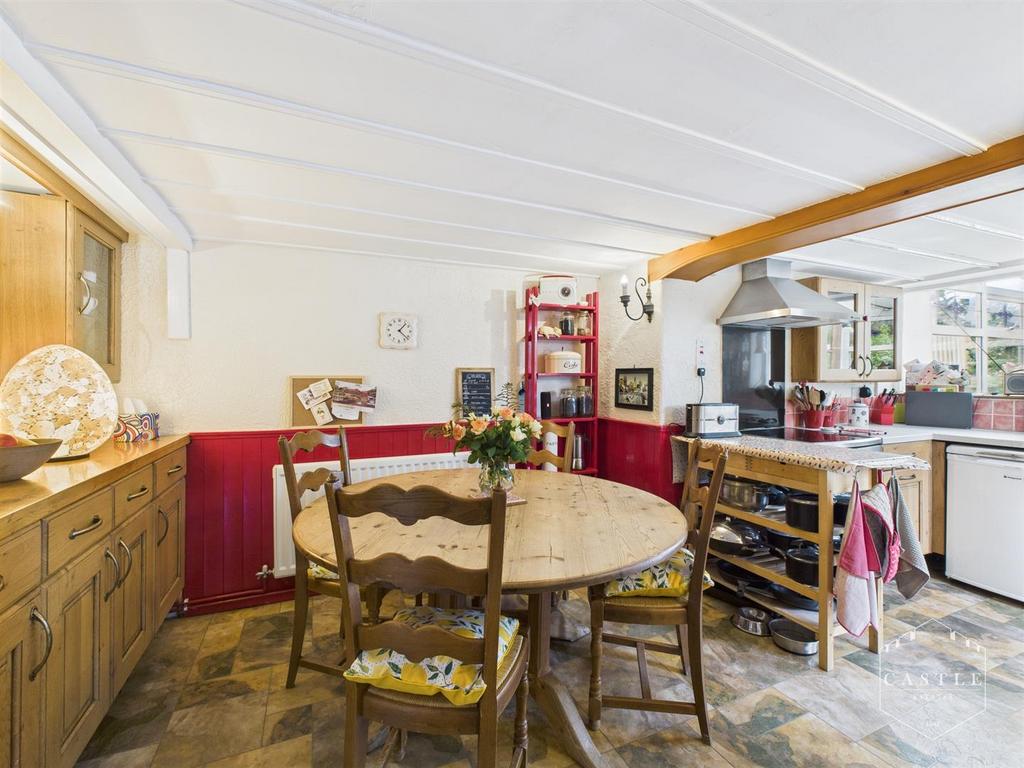 Dining kitchen