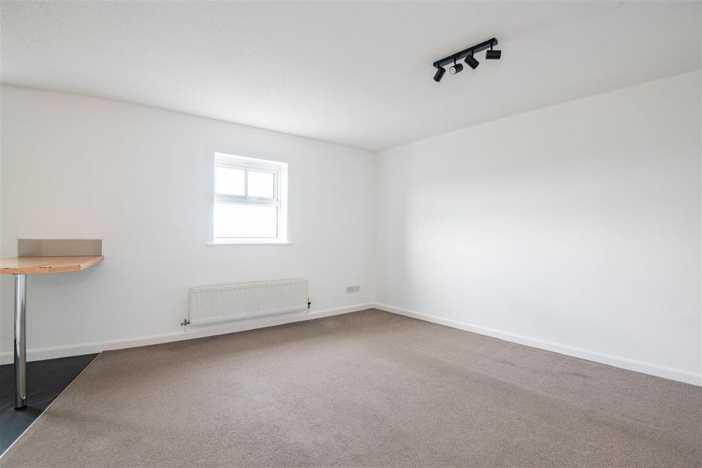 Kitchen / Lounge
