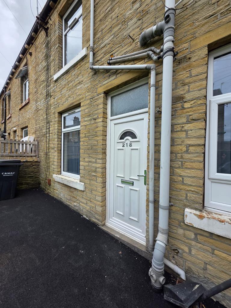 218 Springmill Street, BD5 7 HE