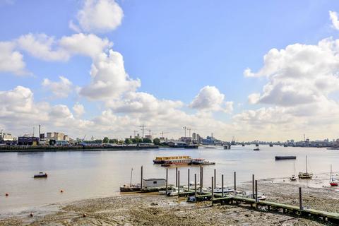2 bedroom flat for sale, Barge Walk, North Greenwich, London, SE10