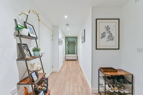 2 bedroom flat for sale, Cable Walk, Greenwich, London, SE10