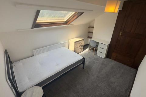 Room 5, Knowle Avenue, Burley, Leeds, LS4 2PQ