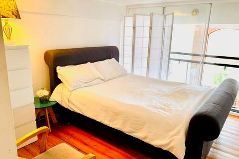 2 bedroom apartment for sale, Manhattan Building, Bow Quarter, London, E3