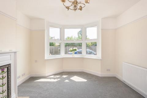 72 Spencers Road, Horsham, RH12 2JG