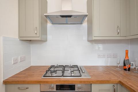 72 Spencers Road, Horsham, RH12 2JG