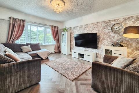 19 Great Meadow, Shaw, Oldham, OL2 7PU