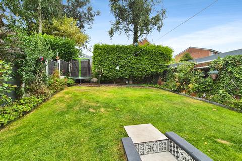 19 Great Meadow, Shaw, Oldham, OL2 7PU
