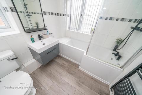 2 Gillingham Close, Wednesbury, WS10 0UD