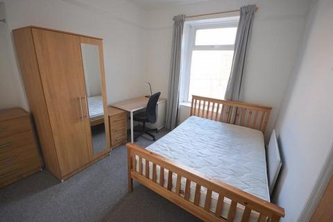 4 bedroom house to rent, Henrietta Street, Swansea,