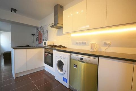 4 bedroom house to rent, Henrietta Street, Swansea,