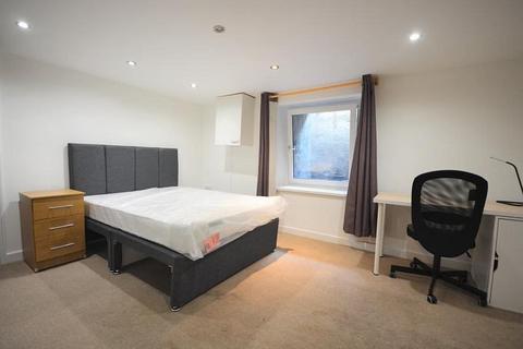 4 bedroom house to rent, Henrietta Street, Swansea,