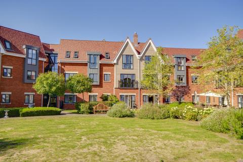 2 bedroom flat for sale, 24 Hurst Place, 1 Kleinwort Close, Haywards Heath, RH16 4XH