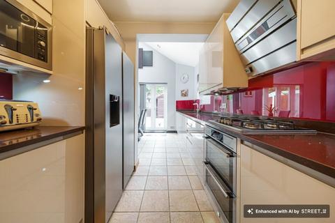 2 bedroom semi-detached bungalow for sale, Sandown Way, Northolt, UB5