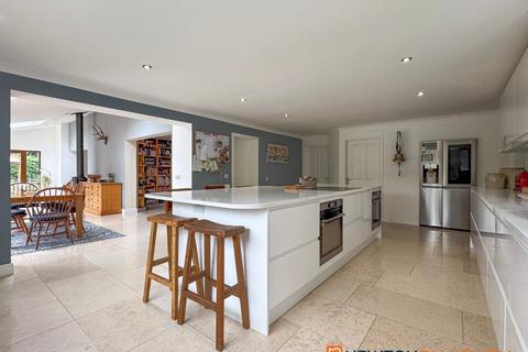 undefined, Town Street, 6 NG23