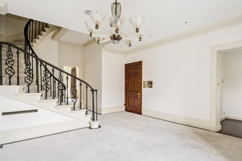 3 bedroom flat to rent, Eaton Square, London, SW1W