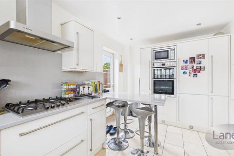 5 Hobby Horse Close, Cheshunt, Waltham Cross, EN7 6UL