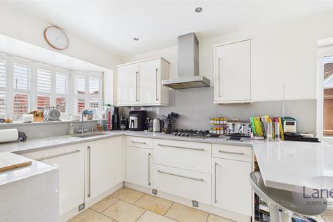 5 Hobby Horse Close, Cheshunt, Waltham Cross, EN7 6UL