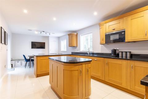 6 bedroom detached house for sale, Kings Wood Park, Epping