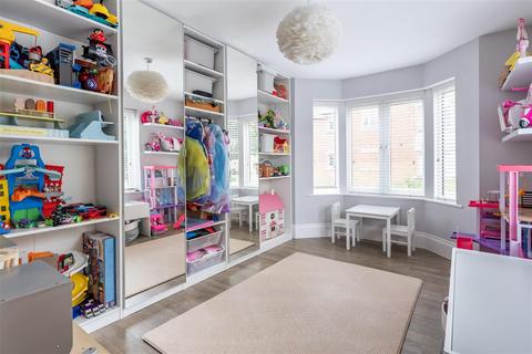 6 bedroom detached house for sale, Kings Wood Park, Epping