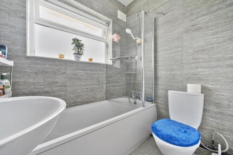 undefined, Bicester Road,  Richmond,  TW9