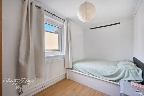 undefined, Hamlets Way, London