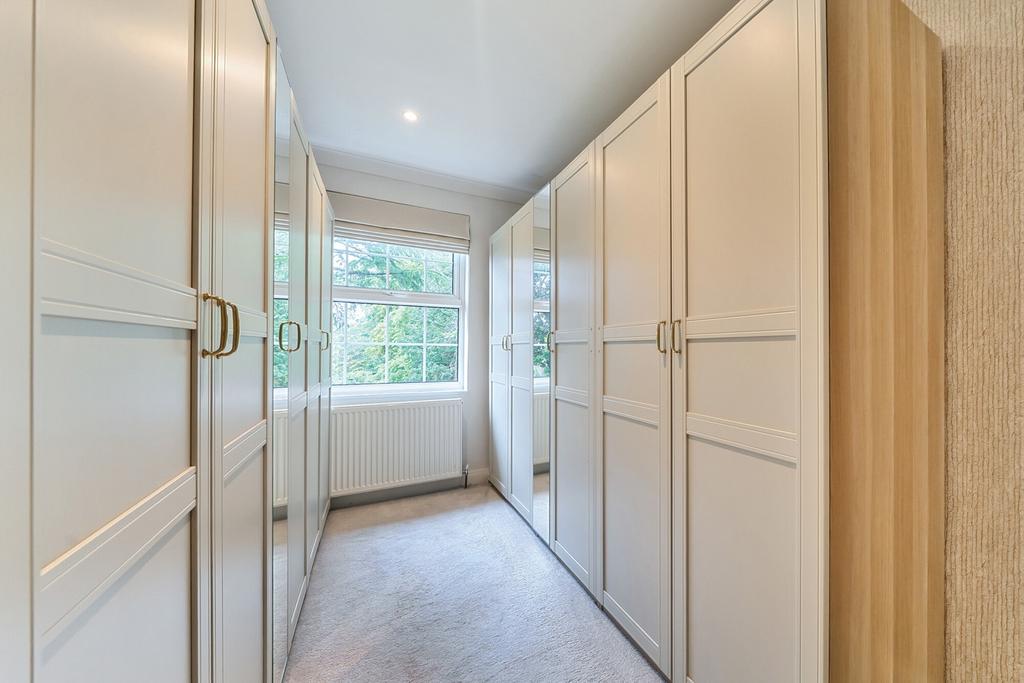Walk In Wardrobe