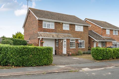 4 bedroom detached house for sale, Hormare Crescent, Storrington, RH20