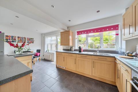 4 bedroom detached house for sale, Hormare Crescent, Storrington, RH20