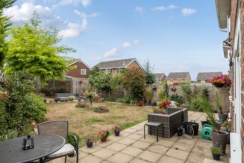 4 bedroom detached house for sale, Hormare Crescent, Storrington, RH20